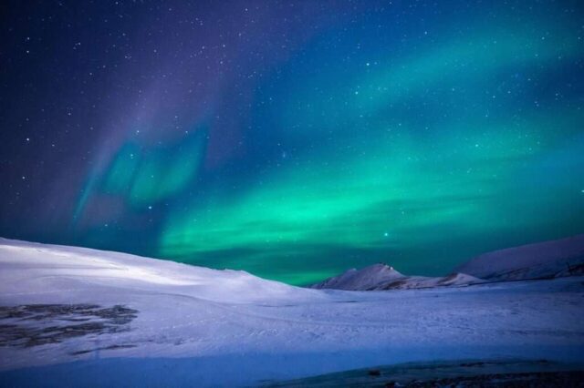 christmas background, aurora, northern lights, aurora borealis, snow, fields, snow fields, hoarfrost, stars, starry night, night sky, starry, arctic, snowy, landscape, cold, night, nature, phenomenon, natural phenomenon, zoom background