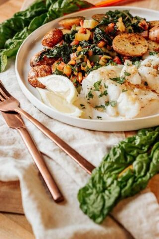 Photo by Cocodillaa.com dish on white plastic plate