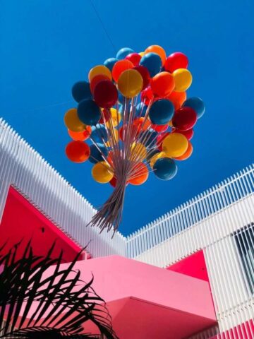 Photo by Cocodillaa.com red yellow and blue balloons