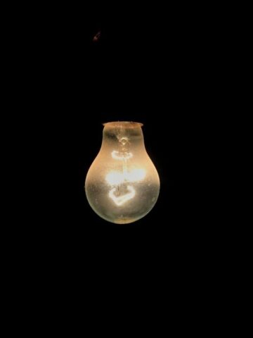 Photo by Cocodillaa.com light bulb with black background