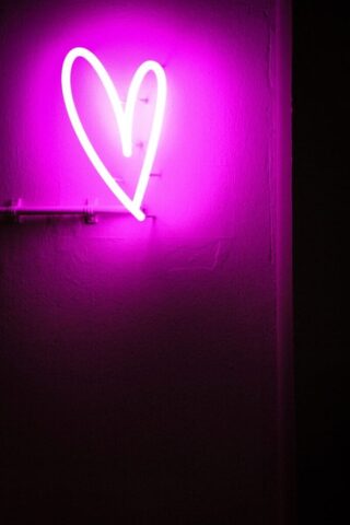Photo by Cocodillaa.com purple LED heart sign