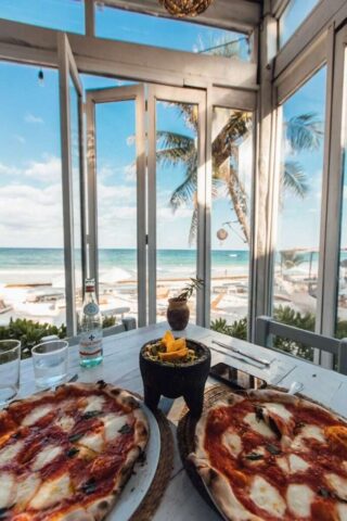 Photo by Cocodillaa.com pizza and nachos chip