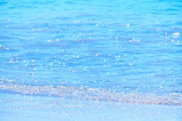 Photo by Cocodillaa.com a close up of the water on a beach