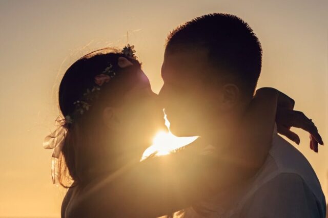 Photo by Cocodillaa.com love, emotion, par, young couple, kiss, mood, nature, kissing, silhouette, summer, gran canaria, canary islands, maspalomas