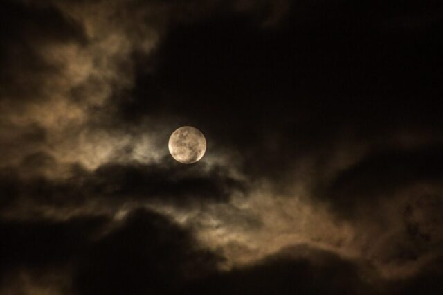 Photo by Cocodillaa.com Dark Moon Clouds Wallpaper HD