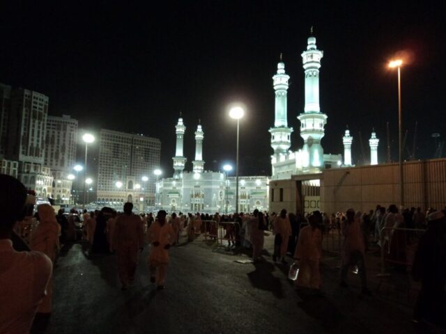 mosque, mecca, people, muslim, islam, kaaba, hajj, holy, crowd, islamic, makkah, ramadan, arabic, architecture, minaret, black crowd, black mosque, hajj, makkah, makkah, makkah, makkah, makkah