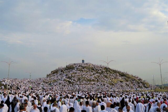 the crowd, people, the pilgrim's guide, religion, sky, prayer, mecca, arafat, islam, muslim, gibraltar womb, nature, waqfa