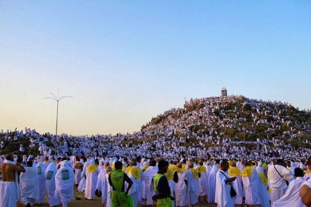 the pilgrim's guide, arafat, nature, mecca, islam, waqfa, religion, sky, trip, prayer, worship, religious, people, the crowd, spiritual, gibraltar womb, mountain, beautiful, done ahmet, pilgrims, horizon, city, morning