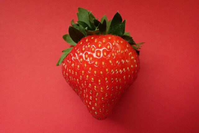 Fresh Strawberry Close-Up Wallpapers
