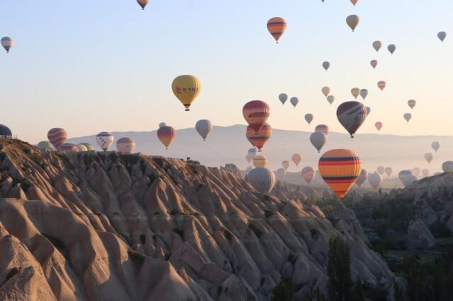 hot air balloon, balloon, sky, landscape, sunrise, turkey, nature, cappadocia, travel, dream, challenge, goal, achievement, win, sunset, adventure, desert