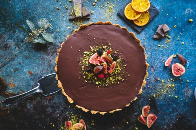 Photo by Cocodillaa.com chocolate cake with sliced lemon on top