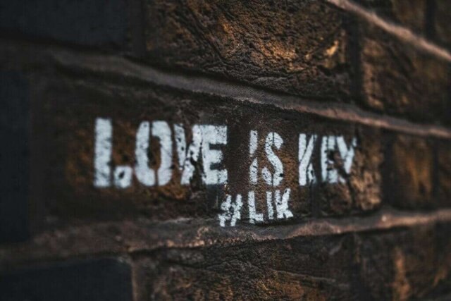 Love is Key grafitti