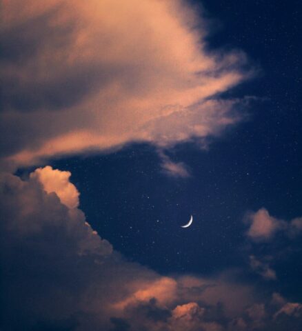 Photo by Cocodillaa.com full moon covered by clouds