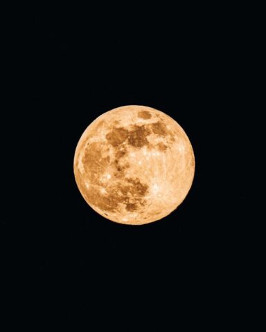 Photo by Cocodillaa.com full moon in dark night sky