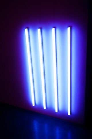 Photo by Cocodillaa.com four UV fluorescent lamps turned on