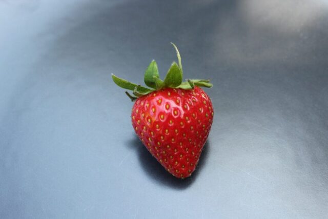 Fresh Strawberry Close-Up Wallpapers