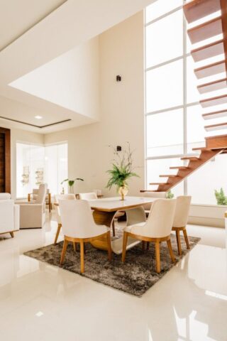 photo by Cocodillaa.com white and brown wooden table and chairs