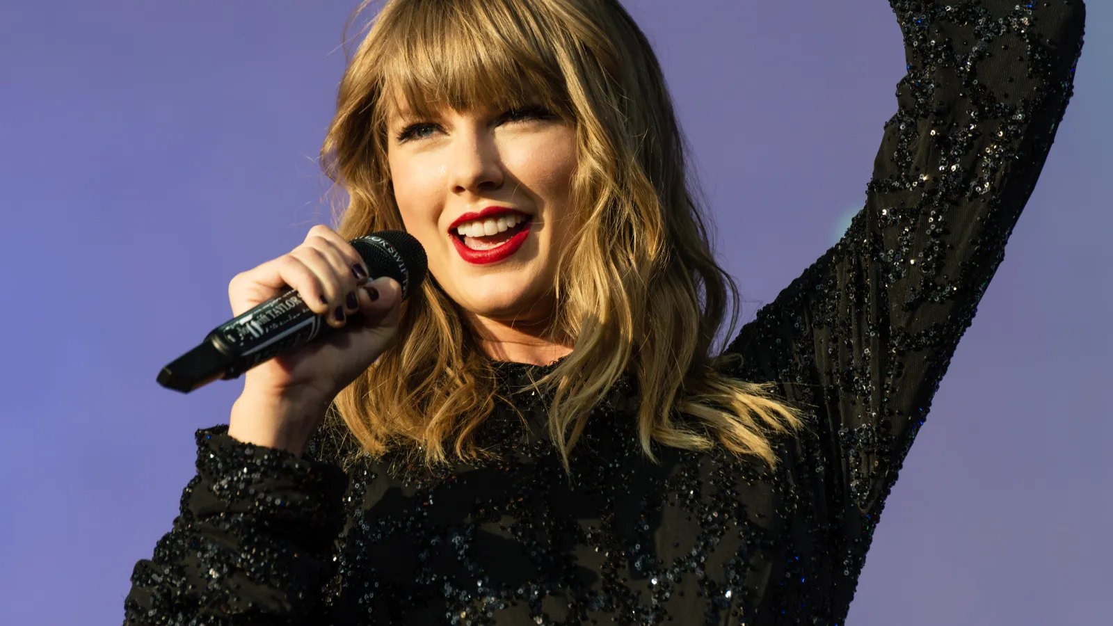 Taylor Swift Wallpapers HD & 4K – Free Desktop & Mobile Backgrounds 2 taylor swift 3d model