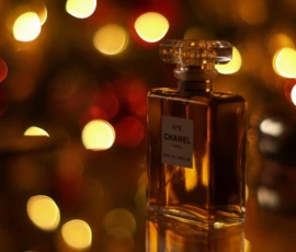 Perfume Wallpapers (HD, Full HD & 4K) – Free Download for Mobile & Desktop 16 Chanel No 5